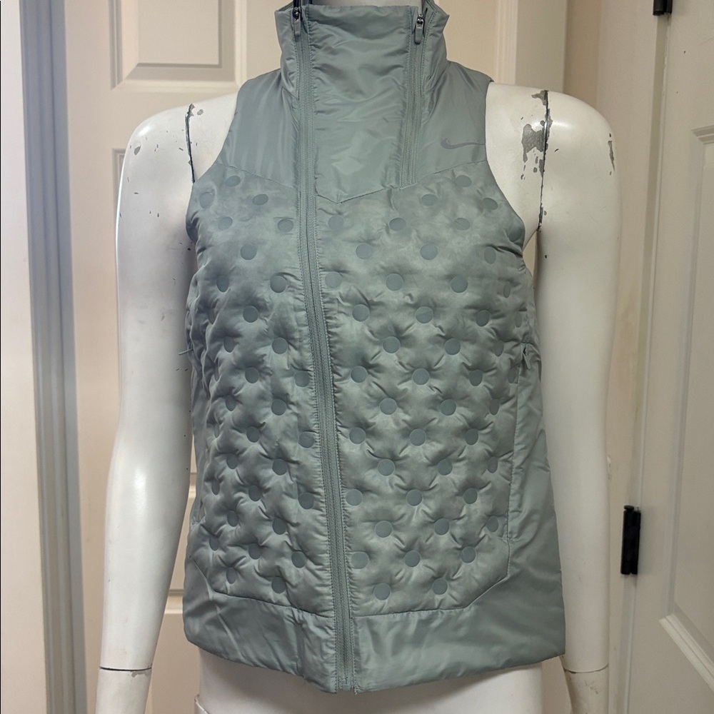 Nike Running/Athletic/Athleisure/Golf Vest, NWT!